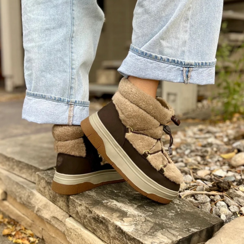 Pajar Janie 2.0 Waterproof Boot in Dark Brown/Taupe
